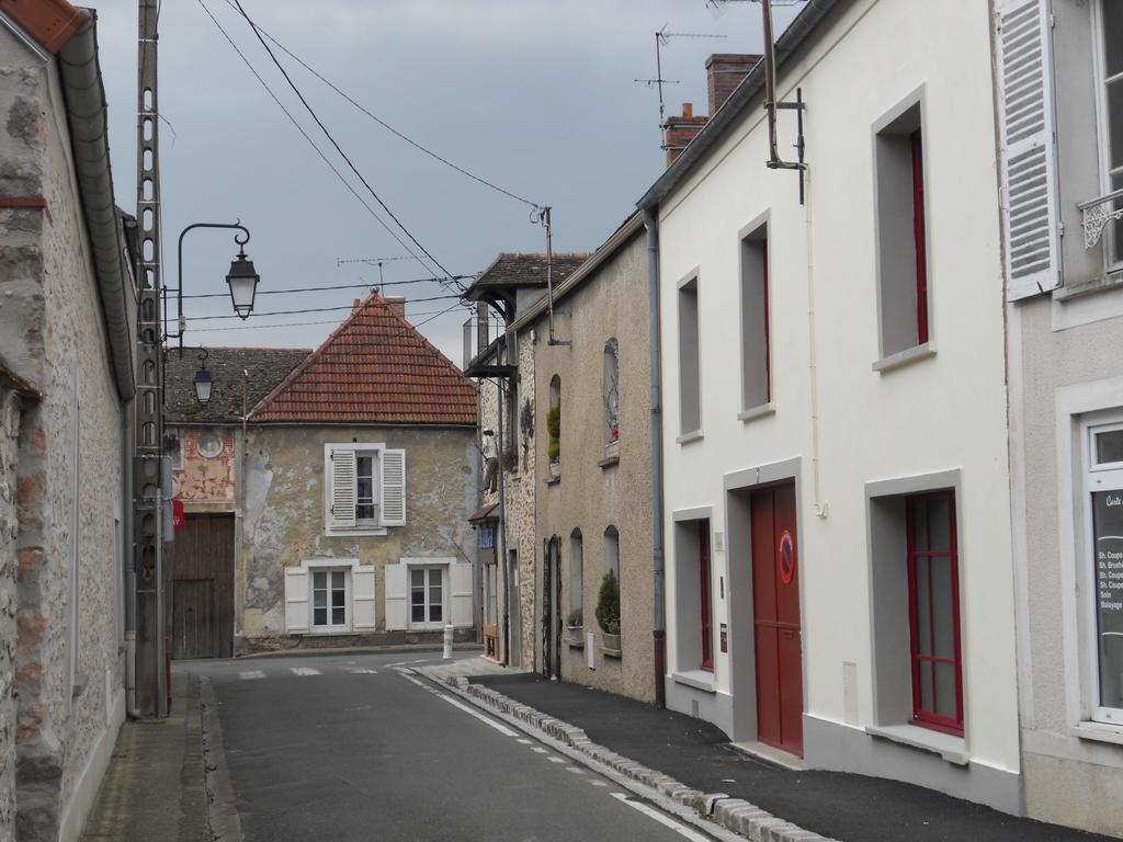 Le Nid D'Hirondelles Perthes-en-Gatinais Exterior foto